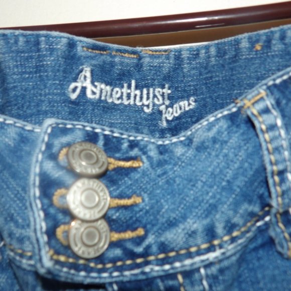 Amethyst Low Rise Distressed Straight Leg Crop Jeans Sz 3 - Picture 4 of 10